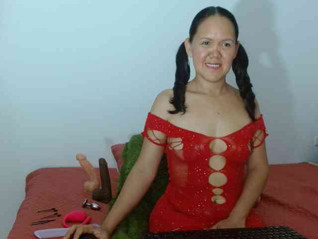 marilyn-beautifullyhairy webcam