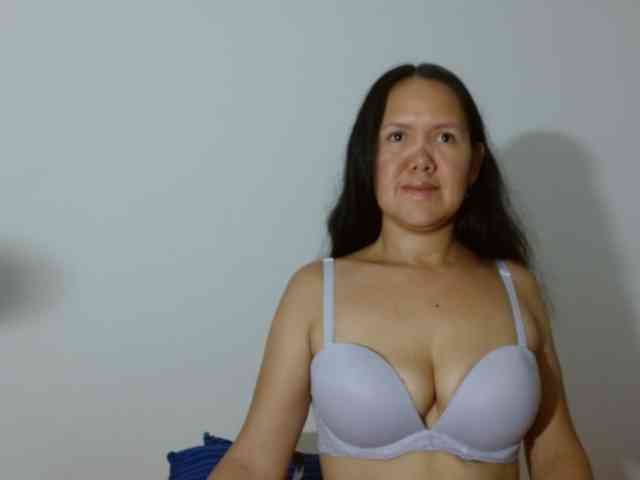 marilyn-beautifullyhairy webcam