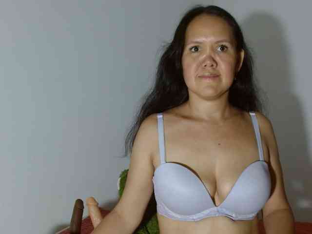 marilyn-beautifullyhairy webcam