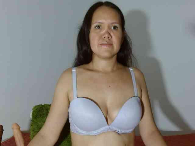 marilyn-beautifullyhairy webcam