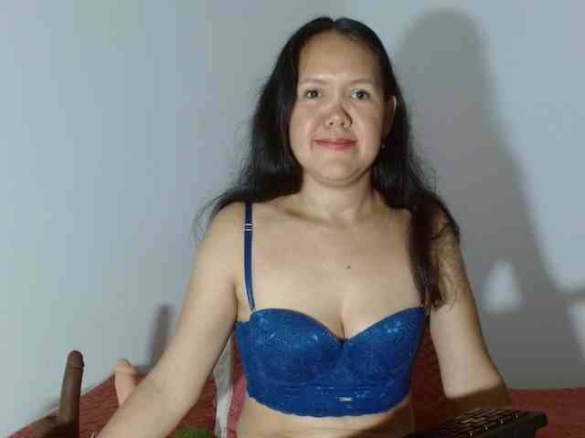 marilyn-beautifullyhairy webcam