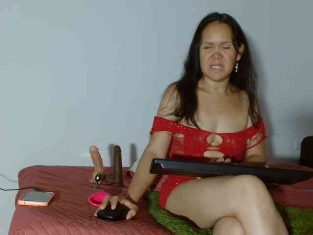 marilyn-beautifullyhairy webcam