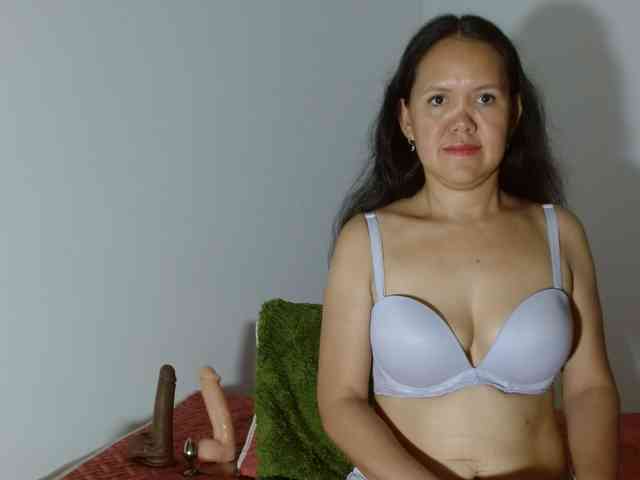 marilyn-beautifullyhairy webcam