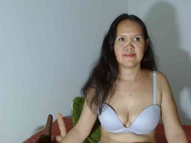 marilyn-beautifullyhairy webcam