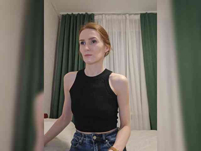 Real_brown-haired webcam