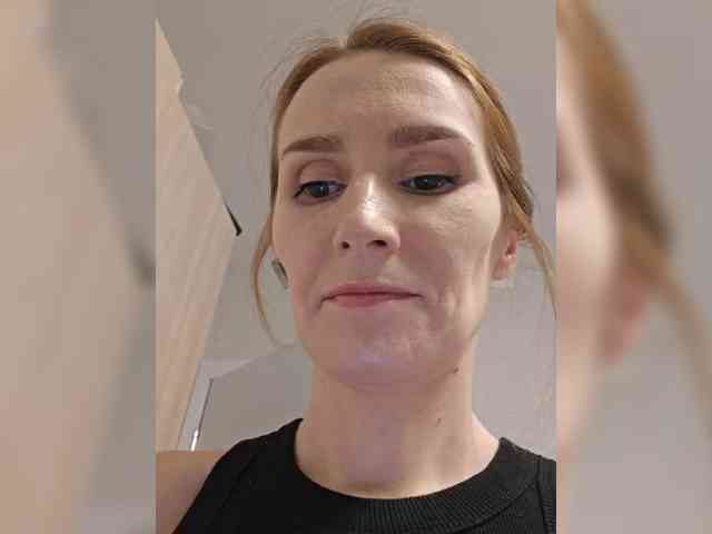 Real_brown-haired webcam