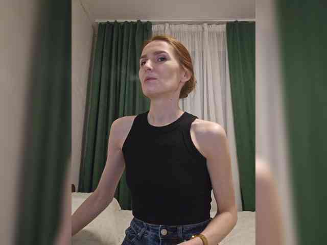 Real_brown-haired webcam