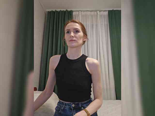 Real_brown-haired webcam