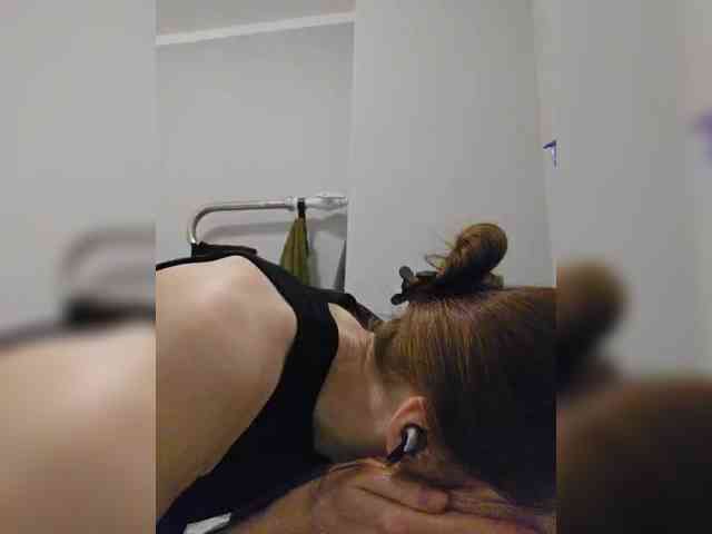 Real_brown-haired webcam