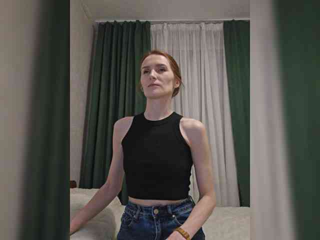 Real_brown-haired webcam