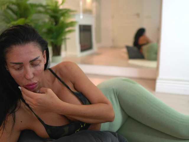 Sex chat gratuit in direct cu MyaBlack pe BongaCams