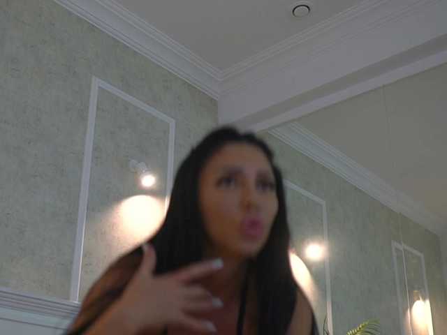 MyaBlack live cam preview