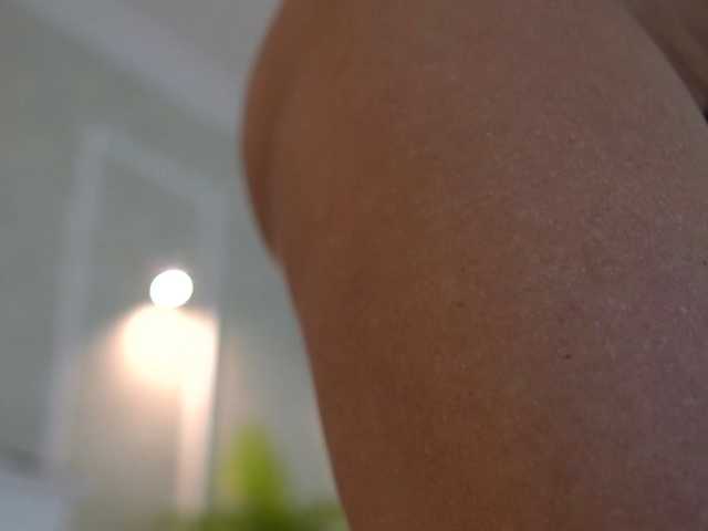 MyaBlack live cam preview
