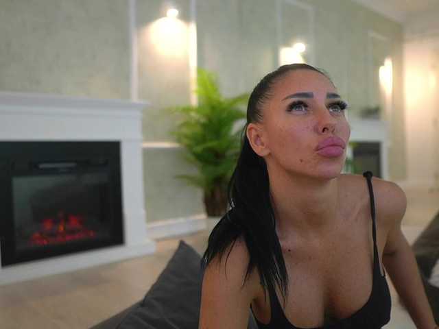 MyaBlack live cam on BongaCams