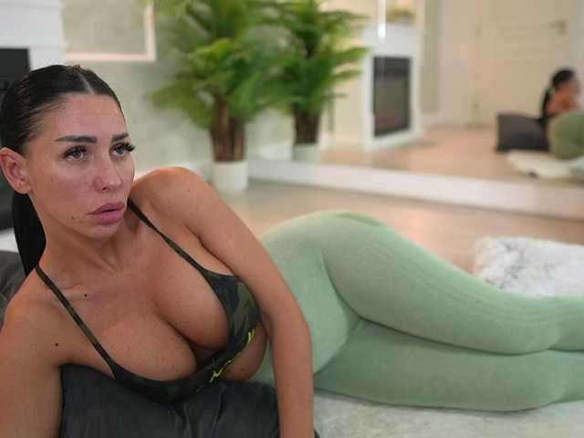MyaBlack live cam on BongaCams