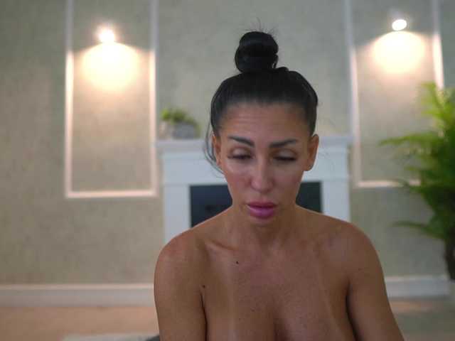 MyaBlack live webcam show