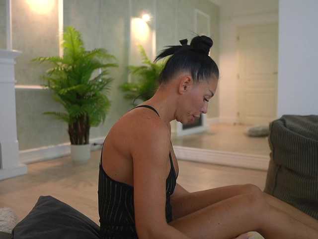 MyaBlack live webcam show