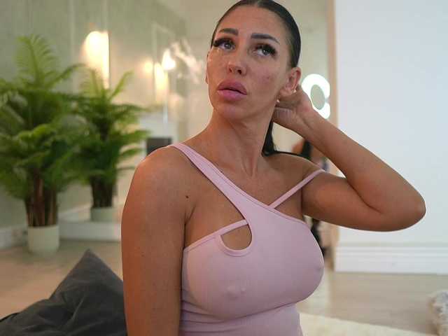MyaBlack live cam on BongaCams