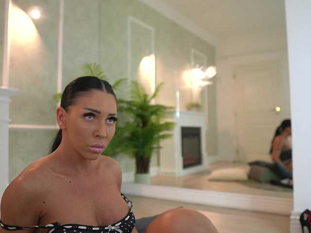 Sex chat gratuit in direct cu MyaBlack pe BongaCams