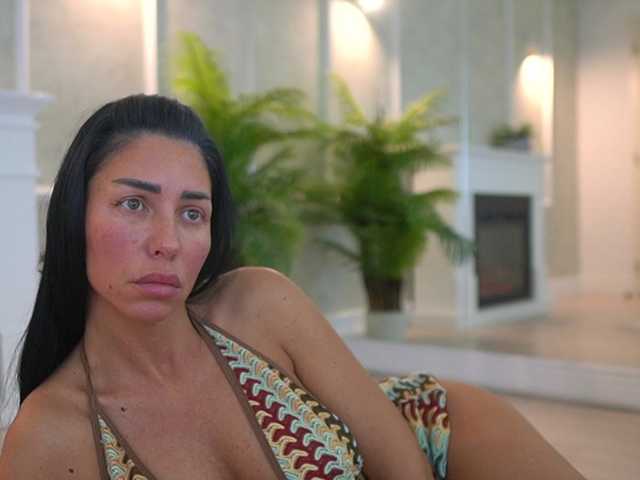 MyaBlack, en directo ahora en BongaCams