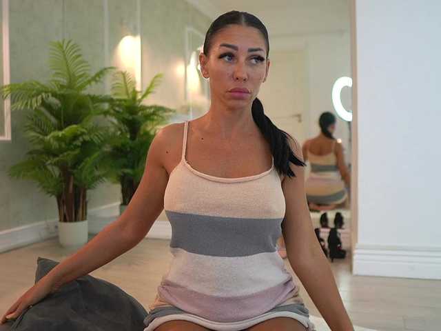 MyaBlack live cam on BongaCams