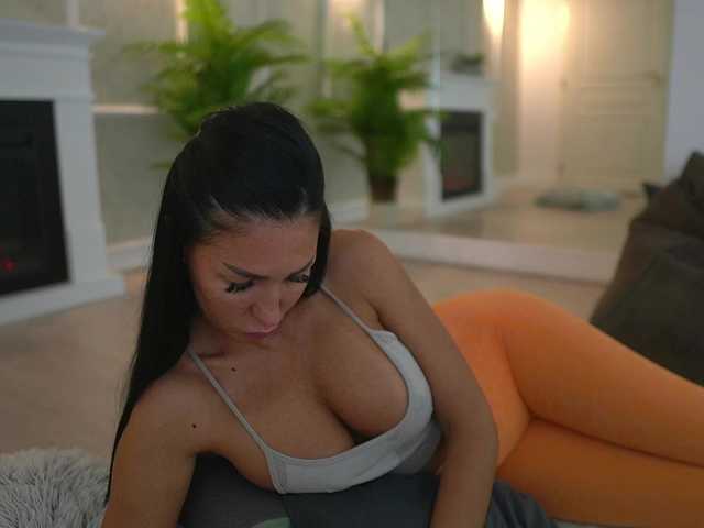 Sex chat gratuit in direct cu MyaBlack pe BongaCams