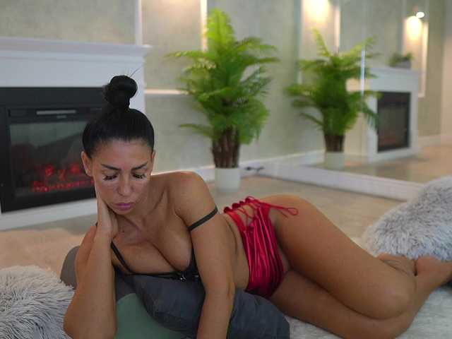 Sex chat gratuit in direct cu MyaBlack pe BongaCams