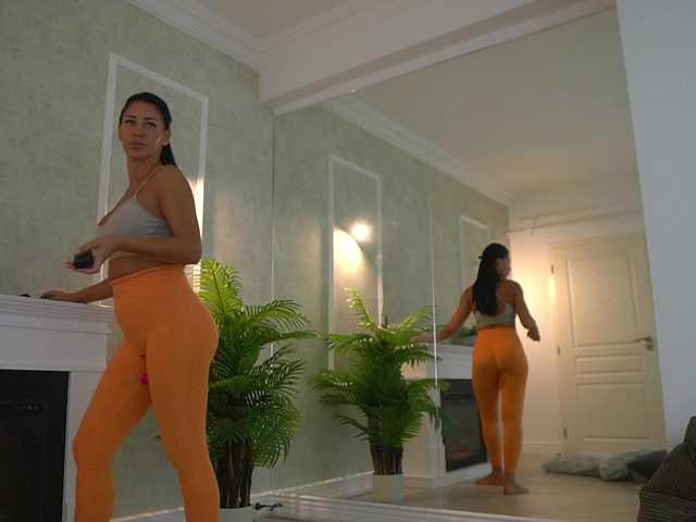 Sex chat gratuit in direct cu MyaBlack pe BongaCams