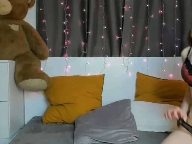 IninityKitty live webcam show