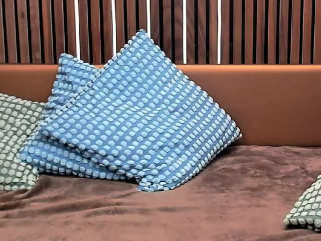 IninityKitty live webcam show