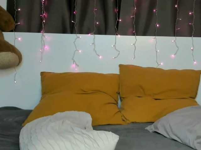IninityKitty live cam preview