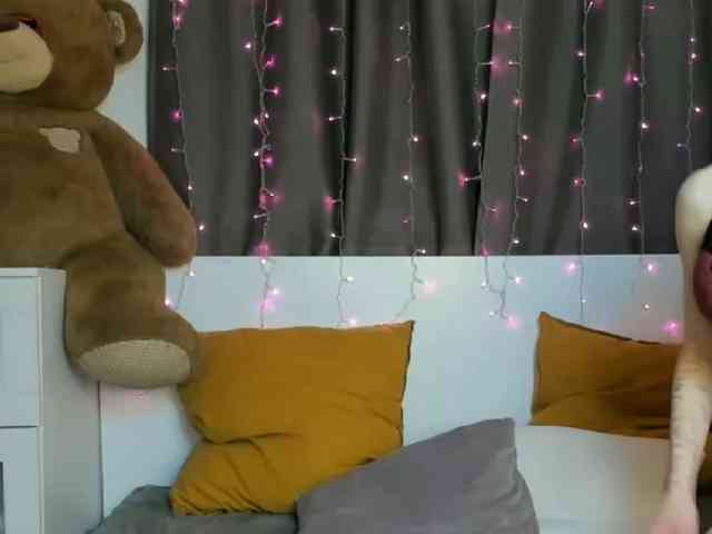 IninityKitty webcam