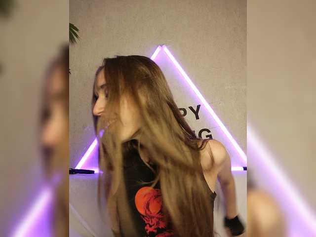A_R_T_A Live Cam