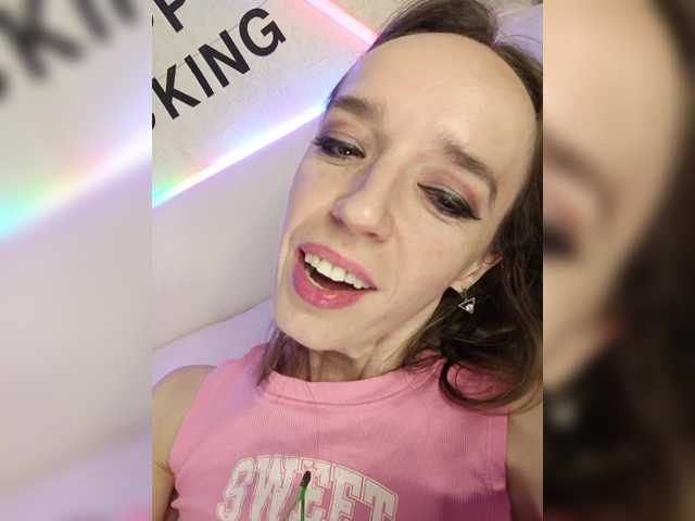 A_R_T_A — live female cam