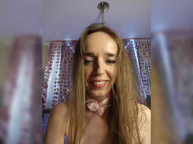 A_r_t_a's cam show statistics and live stream