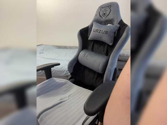 molochnaya000 Live Cam on BongaCams