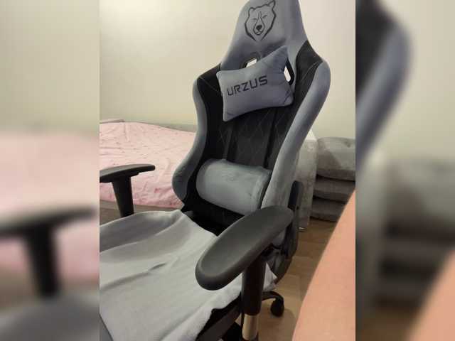 molochnaya000 live cam on BongaCams