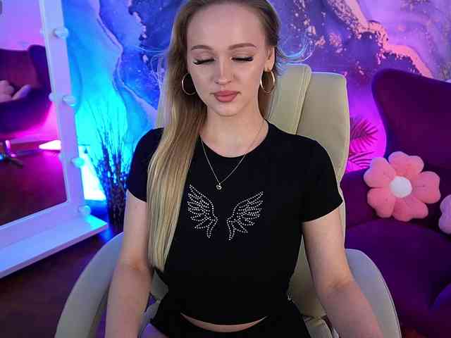 LylaNimfa webcam