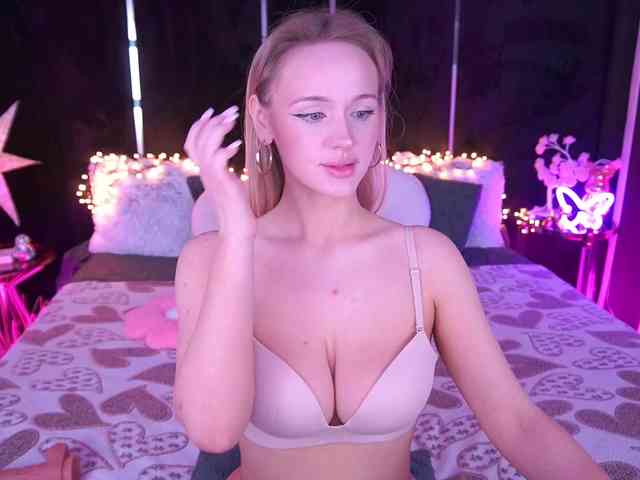 LylaNimfa webcam