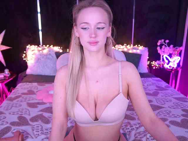 LylaNimfa webcam