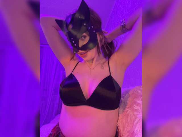 missisMilli live cam preview