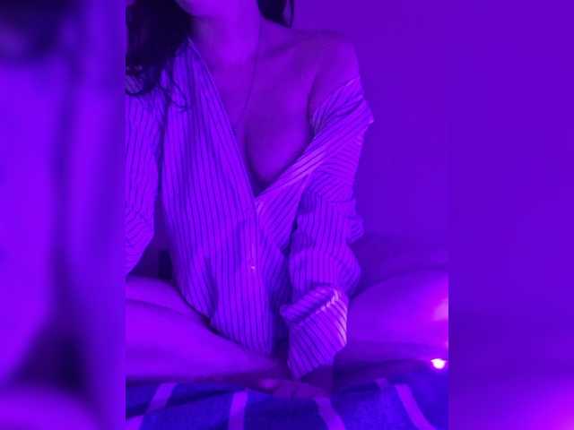 DearVioletta live cam on BongaCams