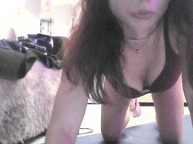 RoxyLover live cam on BongaCams