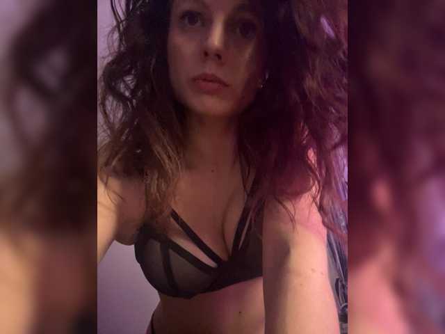 RoxyLover live cam on BongaCams