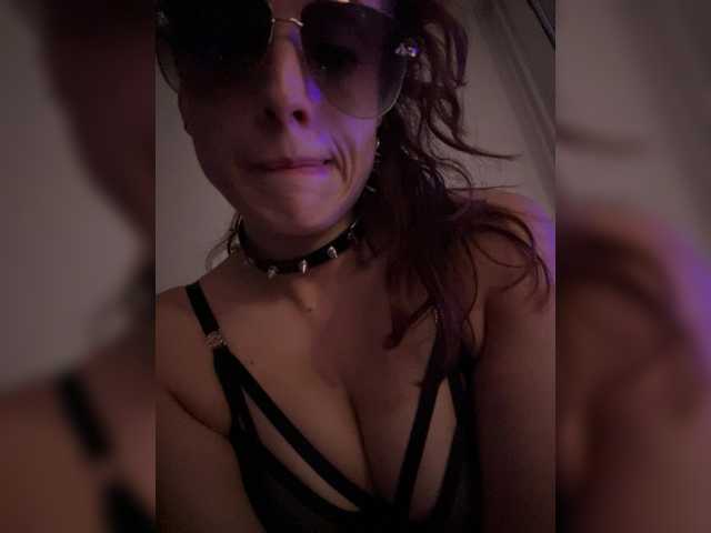 RoxyLover live cam