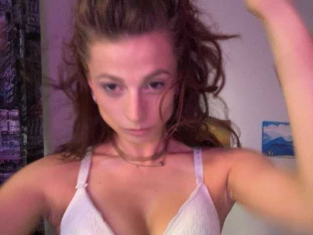 RoxyLover live cam