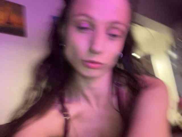 RoxyLover webcam
