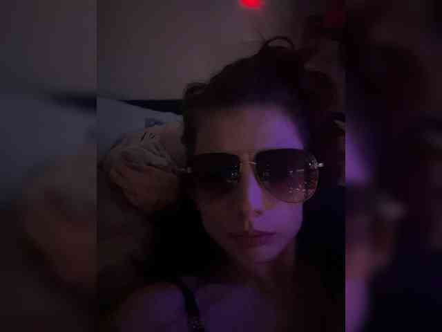 RoxyLover webcam