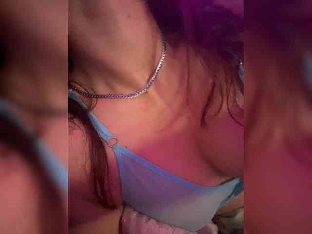 RoxyLover webcam