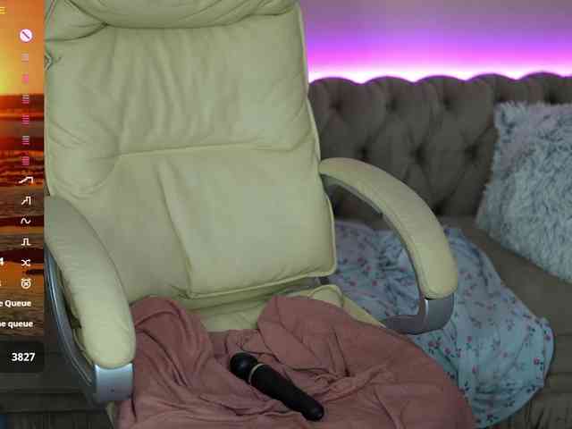 LovelyyBell webcam